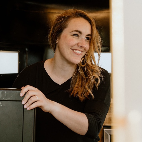 Meet your Posher, Taylor - Picture 1 of 1